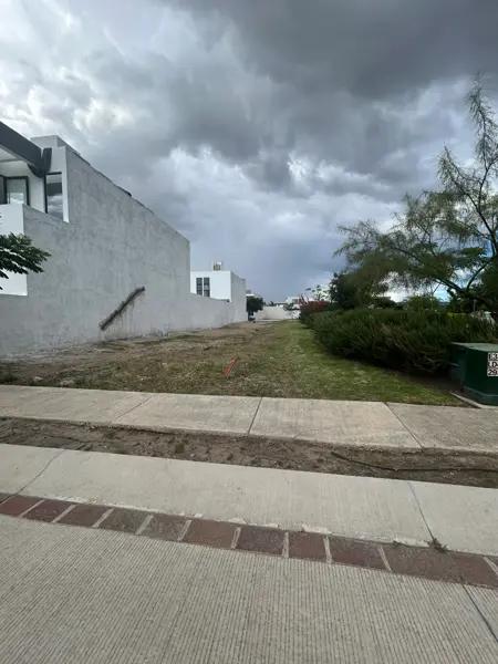 TERRENO EN VENTA EN EL MAYORAZGO RESIDENCIAL