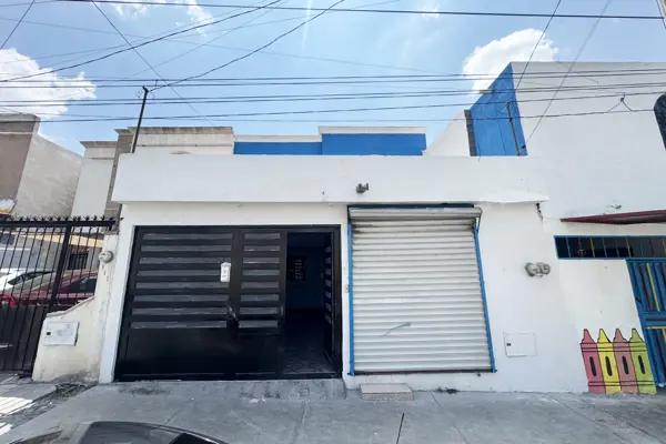 Casa con Local en VENTA en Blvd. Mirasierra