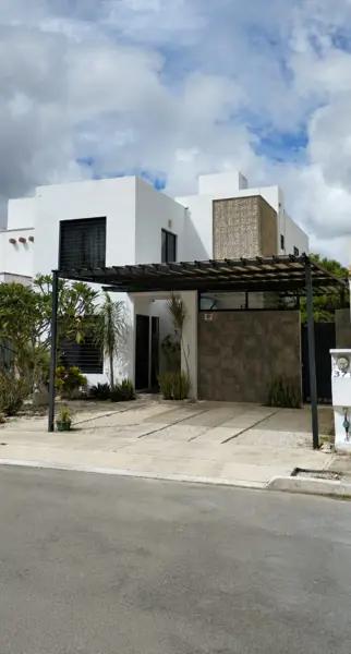 | Hermosa casa en renta frente al parque en Gran Santa Fe |