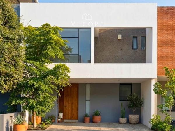 CASA EN VENTA EN ZANTHE, SOLARES, ZAPOPAN