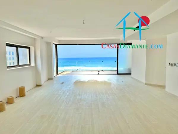 Departamento de playa en oportunidad con terraza y vista al mar