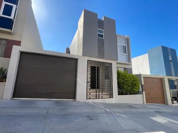 Buscas seguridad, tranquilidad, cerca de zona rio, esta casa tiene una  ubicación excelente!