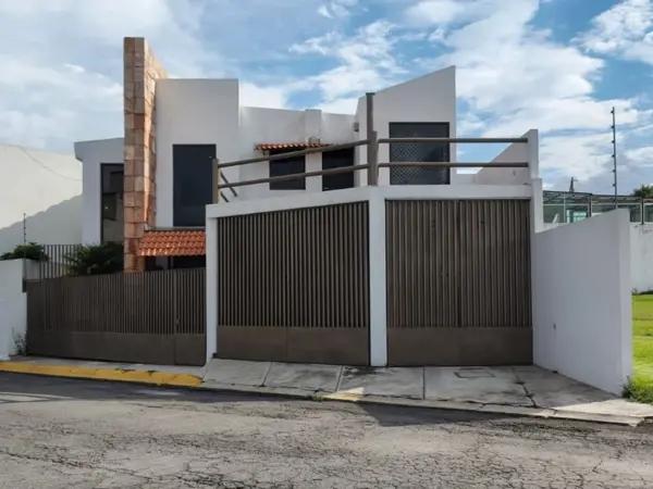 Casa en venta en San Bernardino Tlaxcalancingo, San Andrés Cholula, Puebla