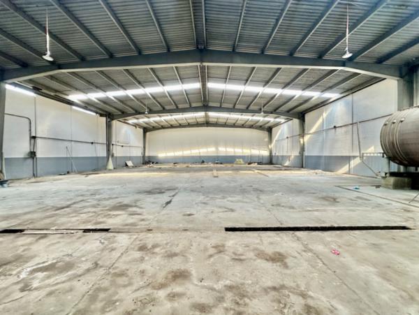 Bodega en renta en Toluca con amplio patio y oficinas