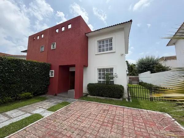 CASA EN RENTA EN VILLAS DEL CAMPO