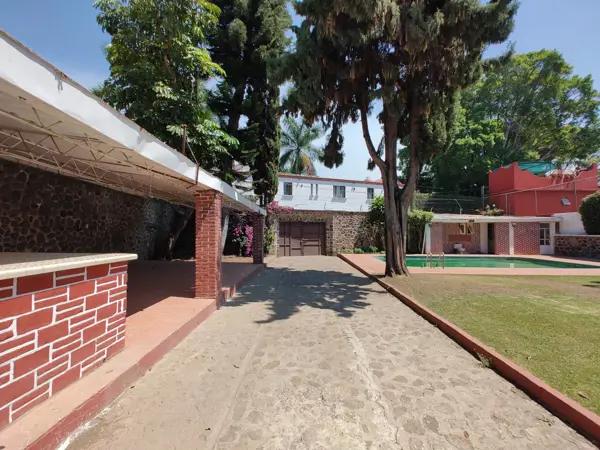 CASA CON EXCELENTE OPORTUNIDAD.