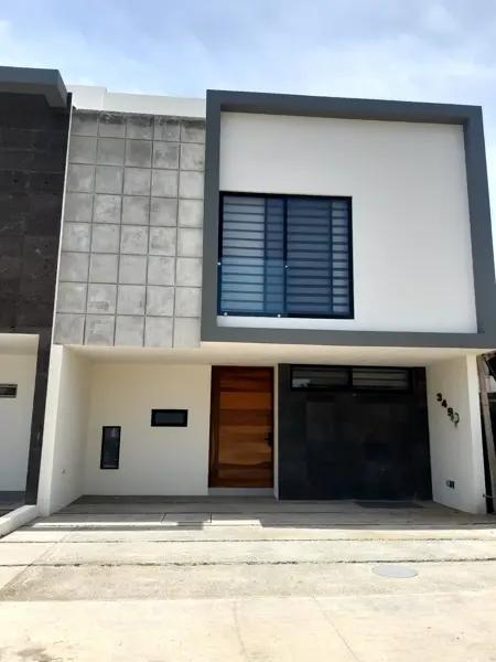 Casa en renta de 4 recamaras en Solares Residencial Zapopan