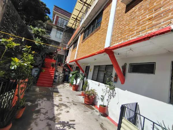Casa Sola en Vistas del Pedregal | 190m2 Terreno | 399m2 Construcción | 3 Recámaras