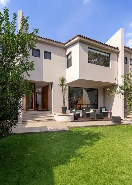 Venta de Casa en Condominio remodelada, Luz Natural, Doble seguridad y Paneles Solares