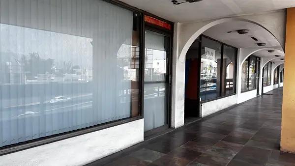 LOCAL COMERCIAL EN RENTA EN CUMBRES PRIMER SECTOR, MONTERREY, N.L.
