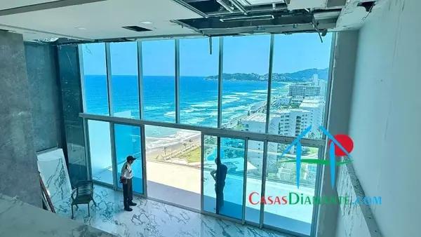 Penthouse de playa, con terraza y vista al mar. Se entrega como nuevo