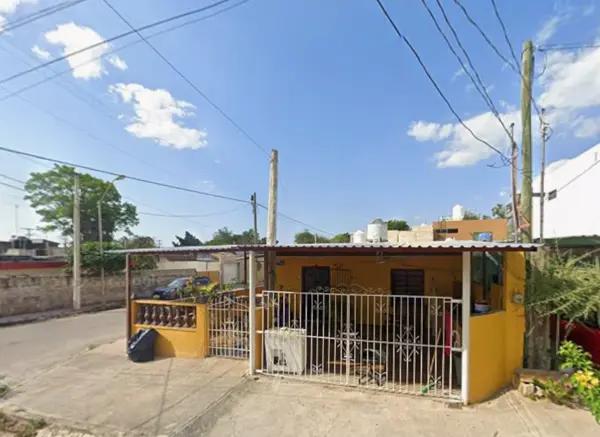 Casa en Venta en Mérida, Xoclán con amplio terreno y buena ubicación