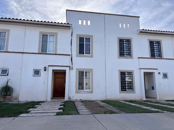 A la venta casa con recamara en planta baja, ubicación céntrica