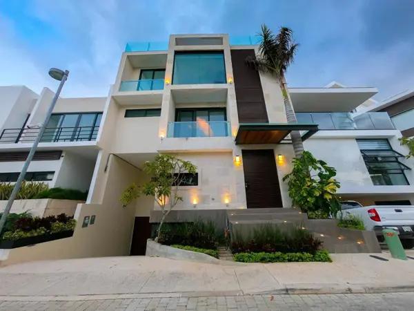 Casa en Venta en La Laguna,  Puerto Cancún Amueblada I KC0044