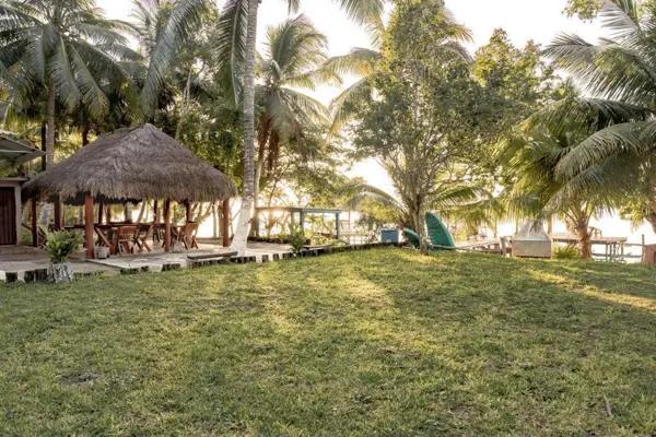 VENTA DE HOTEL 2,500 MTS EN BACALAR