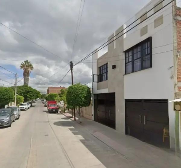 CASA EN FRACC LA CARMONA - LEON GUANAJUATO