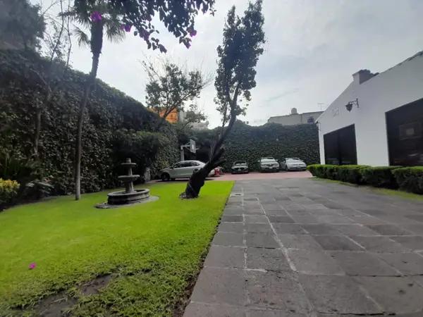 Venta de Casa con Uso de Suelo Mixto para Oficinas, Notaria , Escuela etc