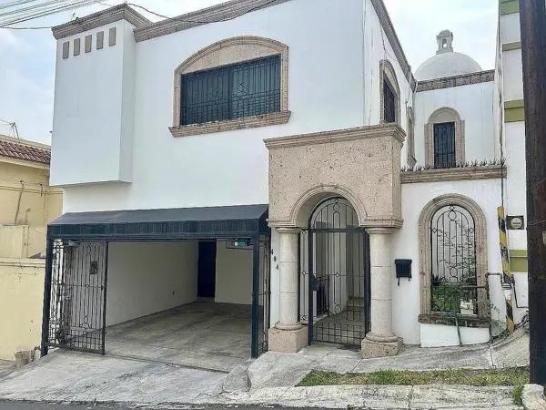 CASA EN RENTA CUMBRES 5 SECTOR