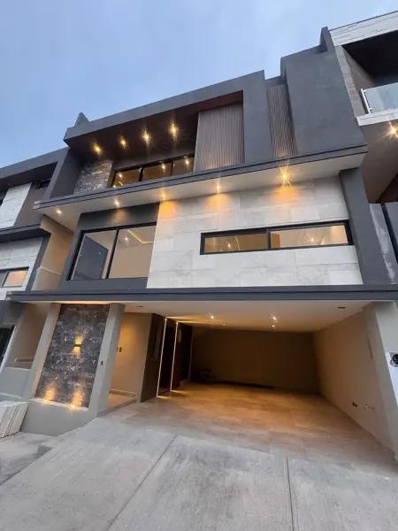 CASA EN VENTA CUMBRES ELITE PREMIER