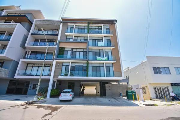 DEPARTAMENTO EN VENTA A UNA CUADRA DEL MALECÓN DE MAZATLAN