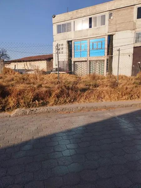 Terreno en esquina en Santa María Magdalena Ocotitlán