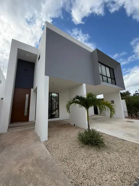 Casa en Venta de 4 Recámara en Tamora, Conkal
