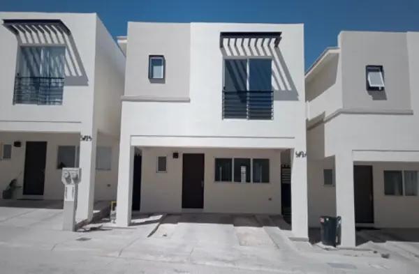 CASA DE ENTREGA INMEDIATA EN HACIENDA RIO DE LA PLATA, CHIHUAHUA