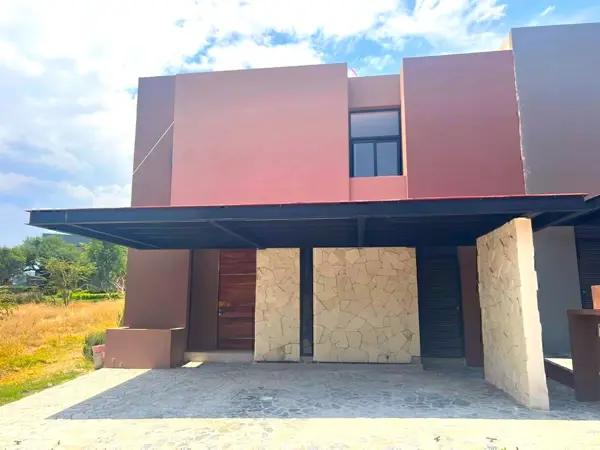Casa en venta en ALTOZANO