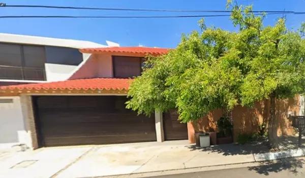 VENDO CASA EN COSTA DE ORO CERCA DE LA AVENIDA RUIZ CORTINES