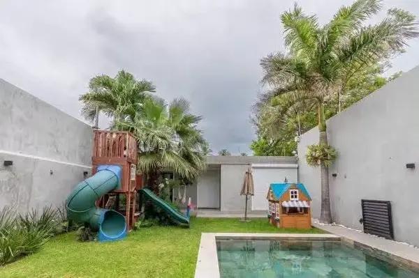 VENDO BONITA CASA 1 NIVEL CERCA DEL MAR Y DEL BOULEVAR