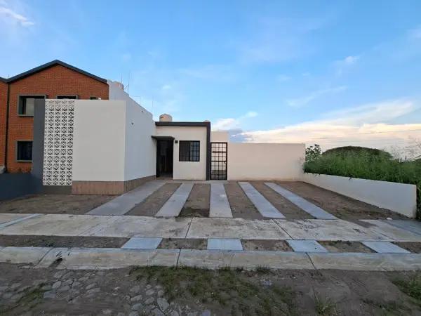 Casa en venta 3 recámaras y 2 baños en Montellano