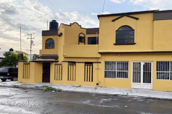 Casa en VENTA en esq. Sobre Blvd. Minero
