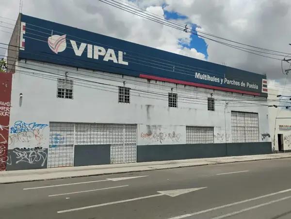 Venta / Renta de Bodega Comercial en Barrio de Refugio cerca del Centro Histórico de Puebla