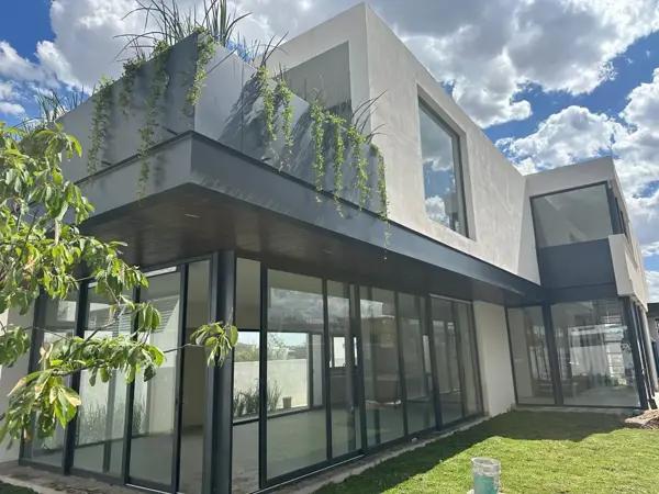 Casa en Condominio en Venta en El Molino, León con Jardín y Seguridad Casa en Condominio en Venta en El Molino, León con Jardín y Seguridad