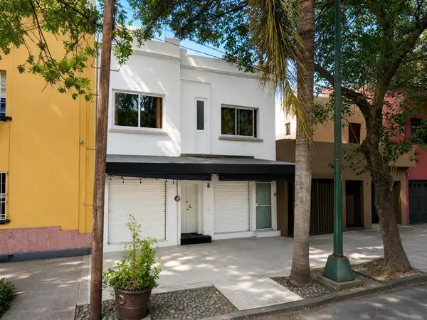 Casa en Venta con 5 Recámaras UN LOCAL EN PLANTA BAJA en Condesa, Ciudad de México Casa en Venta con 5 Recámaras UN LOCAL EN PLANTA BAJA en Condesa, Ciudad de México