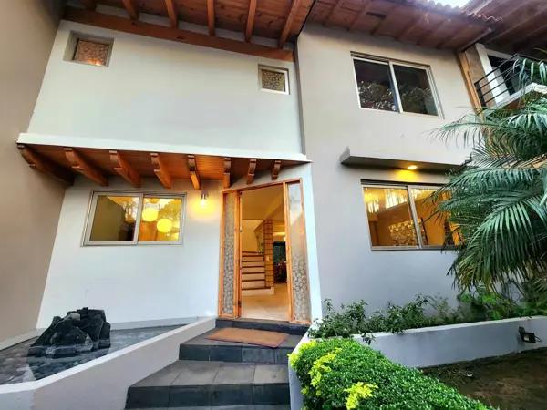CASA EN VENTA EN AVANDARO