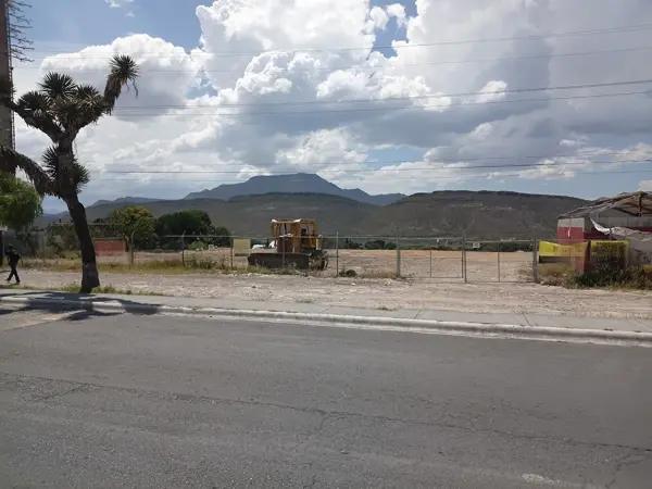 10000M2 TERRENO CON 84M DE FRENTE A CALKZADA ANTONIO NARRO