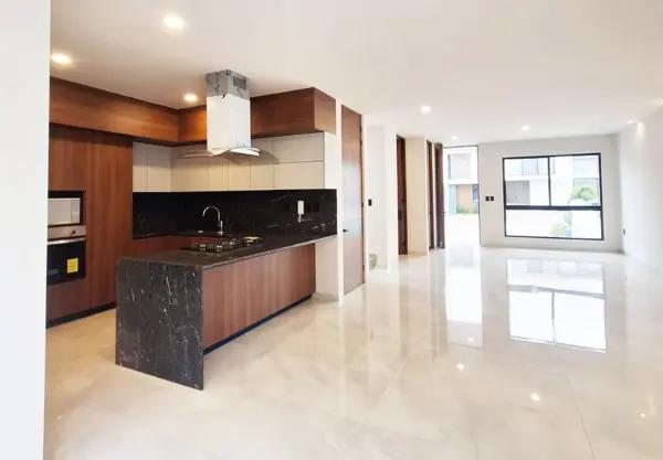 CASA EN VENTA EN MIRLOS ALTOZANO, MORELIA