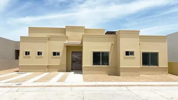 Casa en Venta en El Centenario con Casa Club Independiente y Casa con Espectacular Rooftop con Pérgo