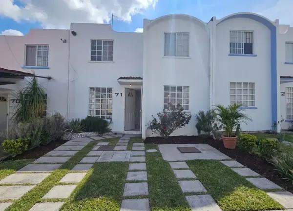 CASA EN VENTA EN CUMBRES DEL ROBLE CORREGIDORA CERCA DE PLAZA CANDILES