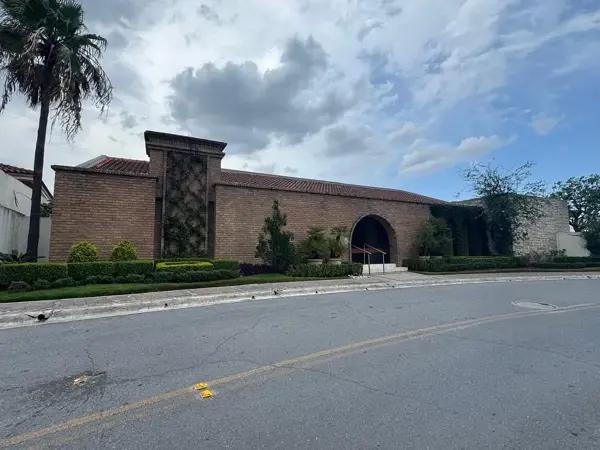 CASA EN VENTA, SAN PATRICIO