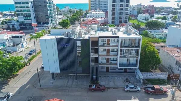 Condominio en venta en planta baja a pasos del Malecón de Mazatlán