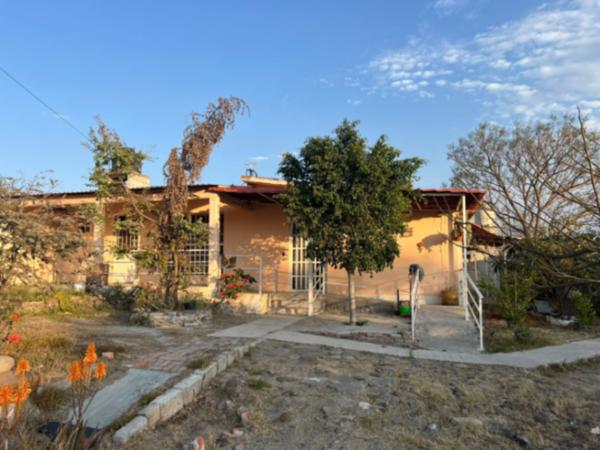 CASA 2 HAB EN RENTA - A UNA CUADRA DE AV. UNIVERSIDAD