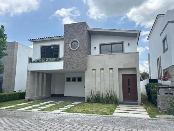 Casa en renta en Condado del Valle, Metepec, México