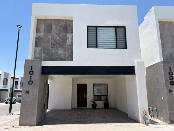 Casa en venta en Quintas del Palmar sector Viñedos, en Torreón, Coah.