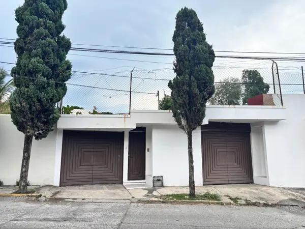 VENTA CASA LOMAS DE ATZINGO, CUERNAVACA MORELOS.