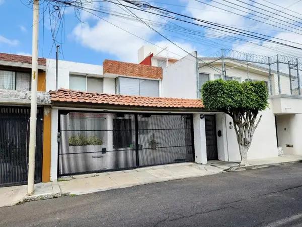 CASA AMUEBLADA EN RENTA EN TEJEDA AMPLIOS ESPACIOS