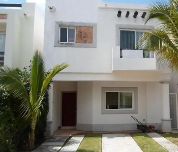 CASA EN VENTA COMO REMATE HIPOTECARIO EN QUINTA MADEIRA CANCUN Q.ROO. CASA EN VENTA COMO REMATE HIPOTECARIO EN QUINTA MADEIRA CANCUN Q.ROO.