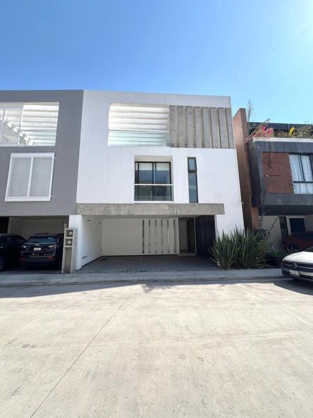 Casa en renta en la recta a Cholula por la UDLAP Casa en renta en la recta a Cholula por la UDLAP