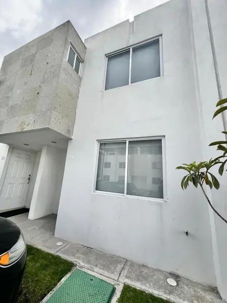 Casa en renta en Cuautlancingo Tres Cantos con RECÁMARA EN PLANTA BAJA y Alberca